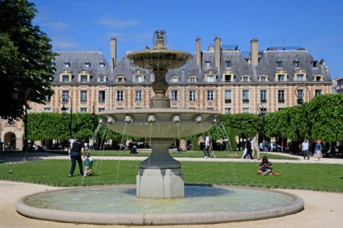 Place des Vosges, Paris