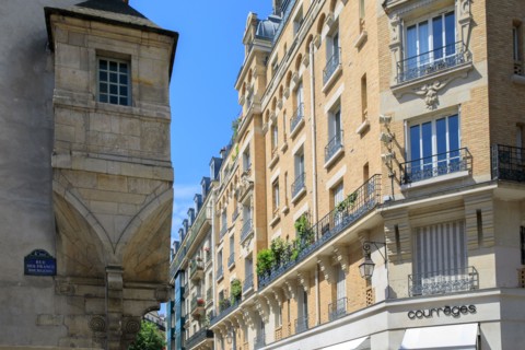 Angle Avec La Rue Pavée, Paris