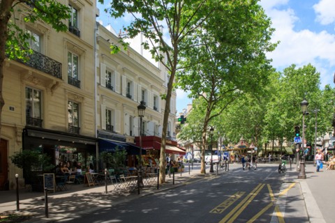 Paris, rue des Martyrs
