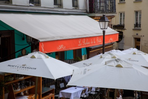 Paris, restaurant Le Relais de la Butte