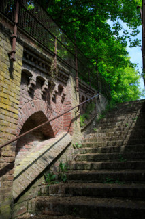 france, région Hauts de france, Somme, Ault, porte du moulinet et escaliers vers les hauteurs de la