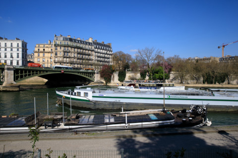 Paris, quai Saint-Bernard