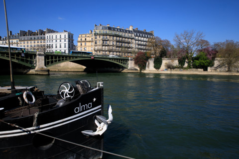 Paris, quai Saint-Bernard