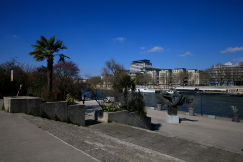 Paris, quai Saint-Bernard