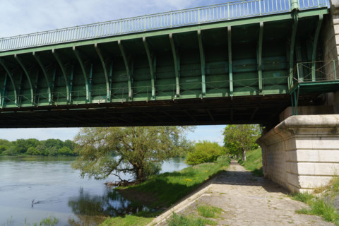 france, région centre, Loiret, Briare, pont canal de Birare, pont-canal portant le canal latéral à