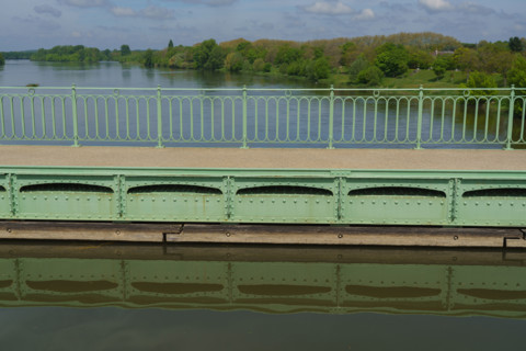 france, région centre, Loiret, Briare, pont canal de Birare, pont-canal portant le canal latéral à