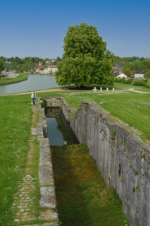france, région bougogne, Yonne, Rogny les sept écluses, ouvrage des 7 écluses dû à l'ingénieur