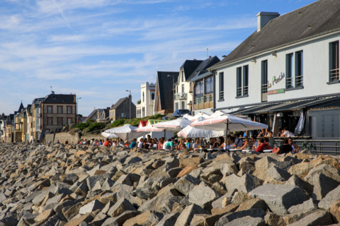 france, region Normandie, Manche, cotentin, Agon coutainville,  plage, promenade de Chausey,