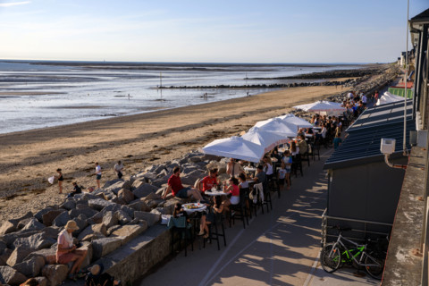 france, region Normandie, Manche, cotentin, Agon coutainville,  plage, promenade de Chausey,