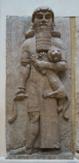 Paris, Musée du Louvre, Orthostate représentant un héros maîtrisant un lion