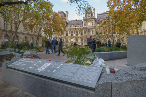 Place du 13 novembre 2015, Paris