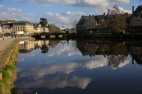 FRance, région Bretagne, Côtes d'Armor, lannion, quai d aiguillon, le Leguer
