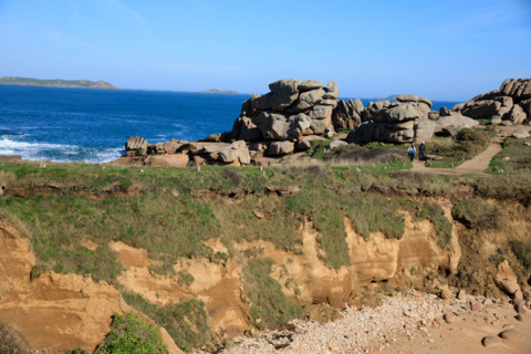 france, région Bretagne, Côtes d'Armor, côte de granit rose, Ploumanac'h, les rochers, future ile