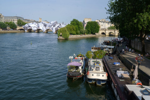 Oeuvre "La Caverne du Pont Neuf", par JR
