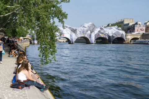 Oeuvre "La Caverne du Pont Neuf", par JR