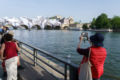 Oeuvre "La Caverne du Pont Neuf", par JR