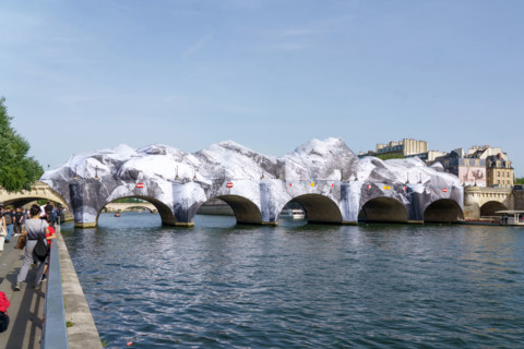 Oeuvre "La Caverne du Pont Neuf", par JR