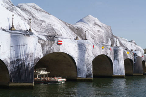 Oeuvre "La Caverne du Pont Neuf", par JR