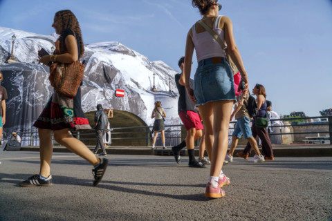 Oeuvre "La Caverne du Pont Neuf", par JR