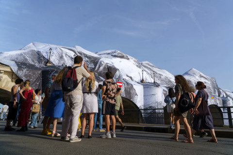 Oeuvre "La Caverne du Pont Neuf", par JR