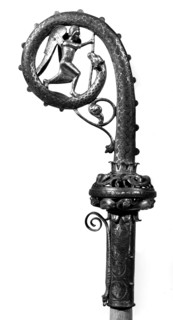 Crosse parée d'émaux de Limoges