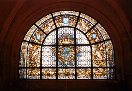 Vitrail (crypte de la basilique de Saint-Denis),