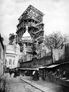 Vers 1900. Fin de la construction du Sacré-Cœur.