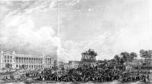 On érige la statue de Louis XV sur la place qui portera son nom.