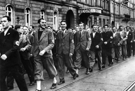 Les Corps-Francs Sudètes défilent à Dresde. 1938
