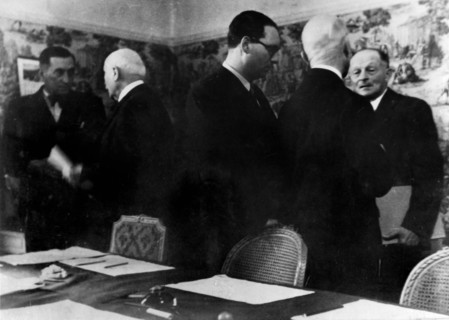 Conseil des Ministres à Vichy. Juillet 1941