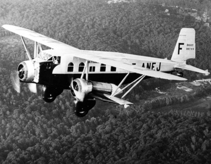 About 1930.  Voyages by planes.  Bréguet 393.