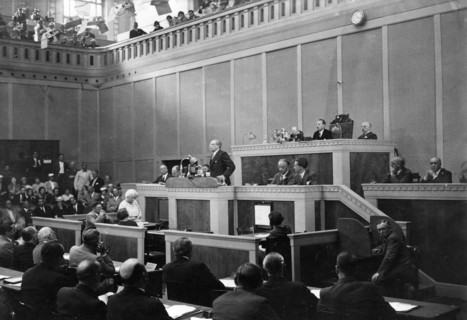 Léon Blum à la tribune de la S.D.N., 1936