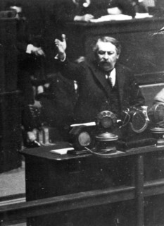 Aristide Briand fait un discours à la S.D.N. ; 1928