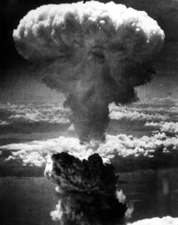 1945. Japon. Explosion de la bombe atomique sur Nagasaki.