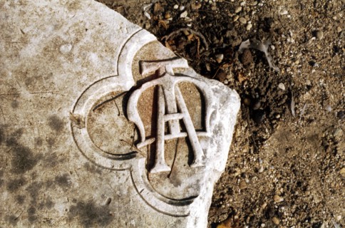 Symbole d'architecture, Alpha, Oméga et Compas