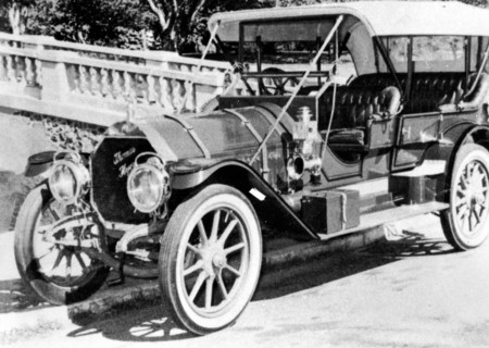 Automobile