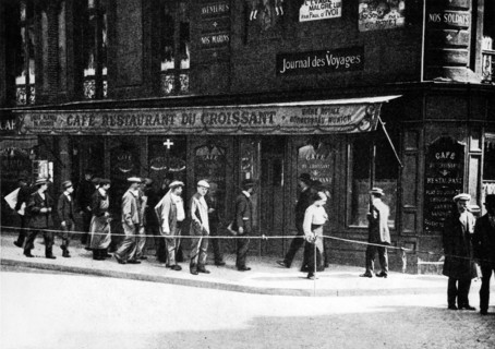 the Croissant Cafe