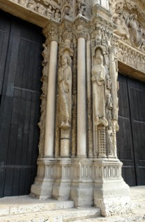 Chartres.