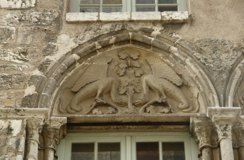 Chartres.