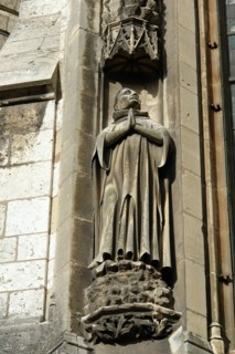 Chartres.