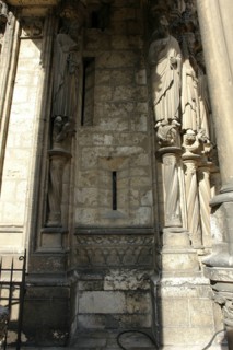 Chartres.