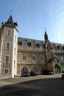 Chartres.