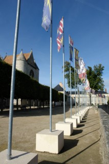 Chartres.
