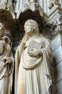 Chartres.