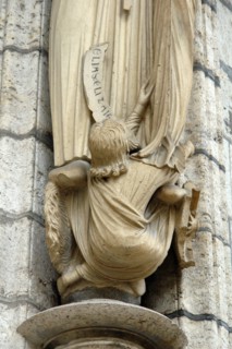 Chartres.