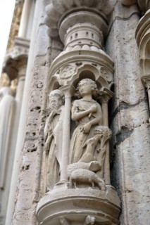 Chartres.
