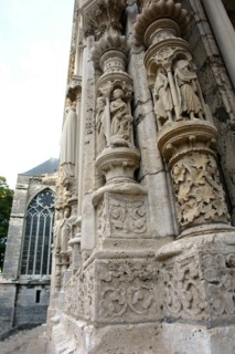 Chartres.