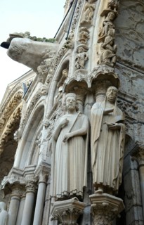 Chartres.