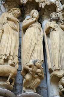 Chartres.