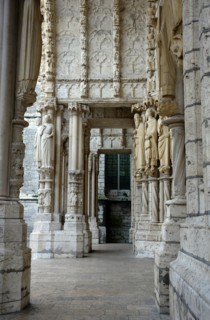Chartres.